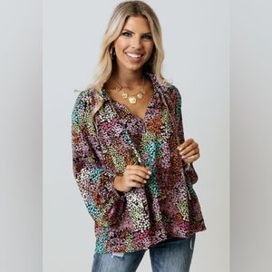 NWT! Boutique Vibrant Flirty Ruffle V Neck Floral Blouse! ππ